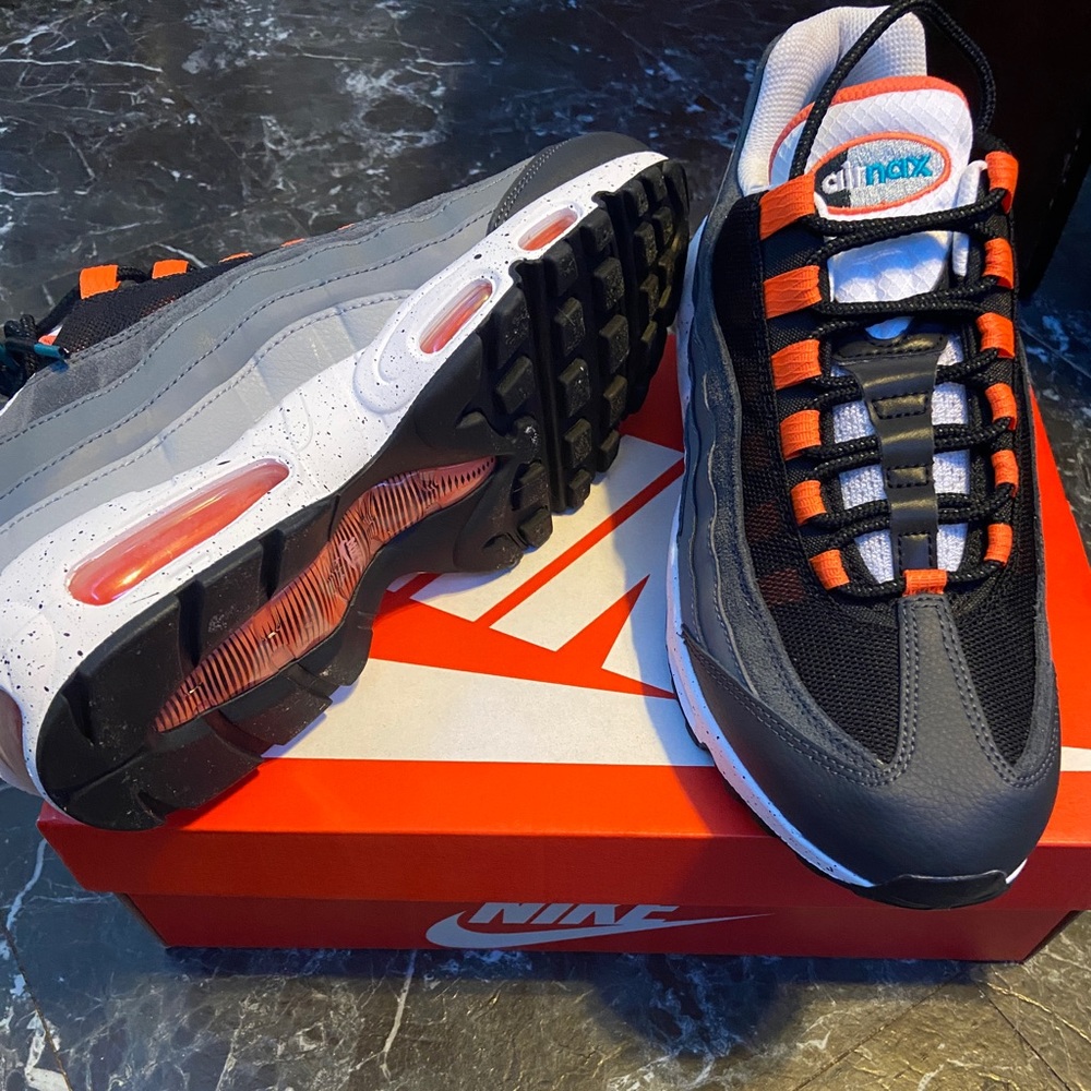 Air maxes